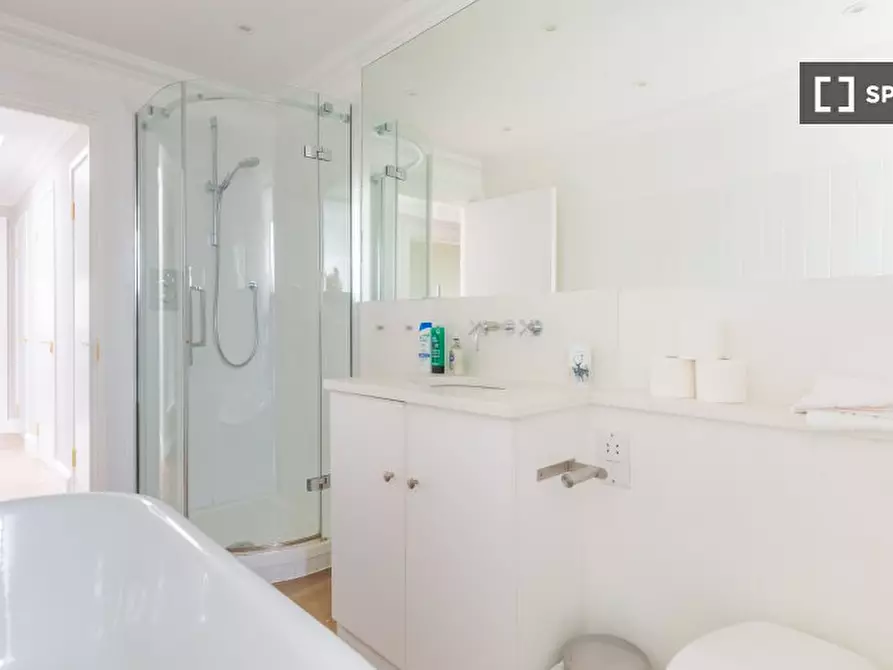 Immagine 6 di Appartamento in affitto  in flat a Kensington