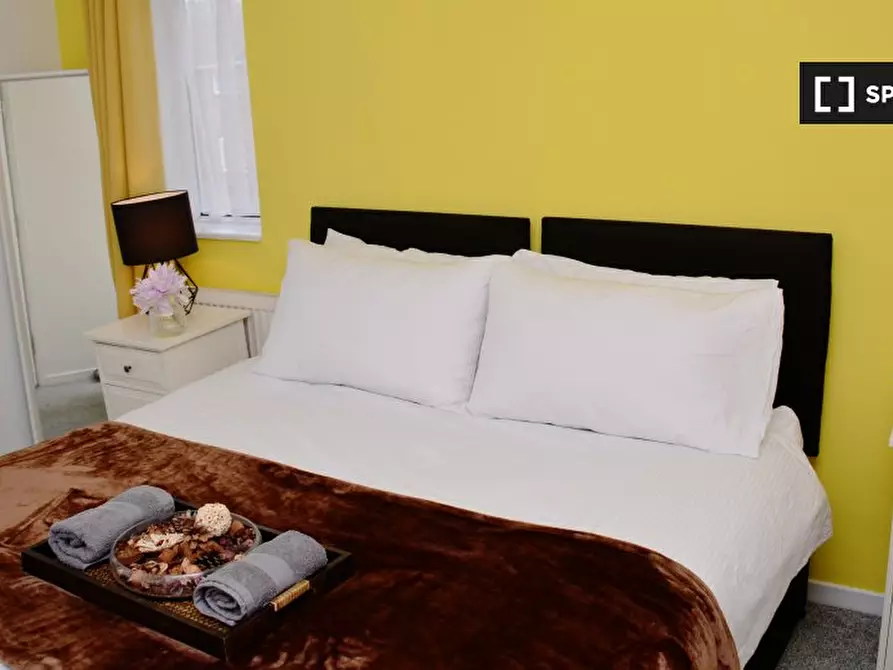 Immagine 17 di Appartamento in affitto  in Frobisher Gdns a 