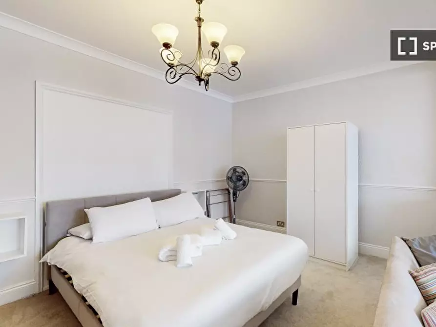 Immagine 7 di Appartamento in affitto  in Roman Rd a East Ham