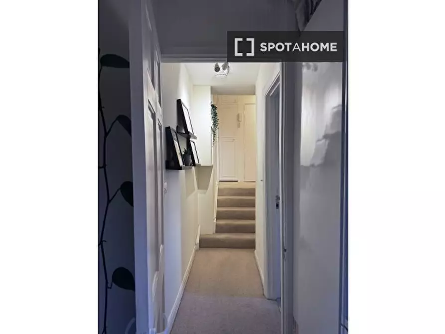 Immagine 9 di Appartamento in affitto  in Lady Margaret Rd a Camden Town