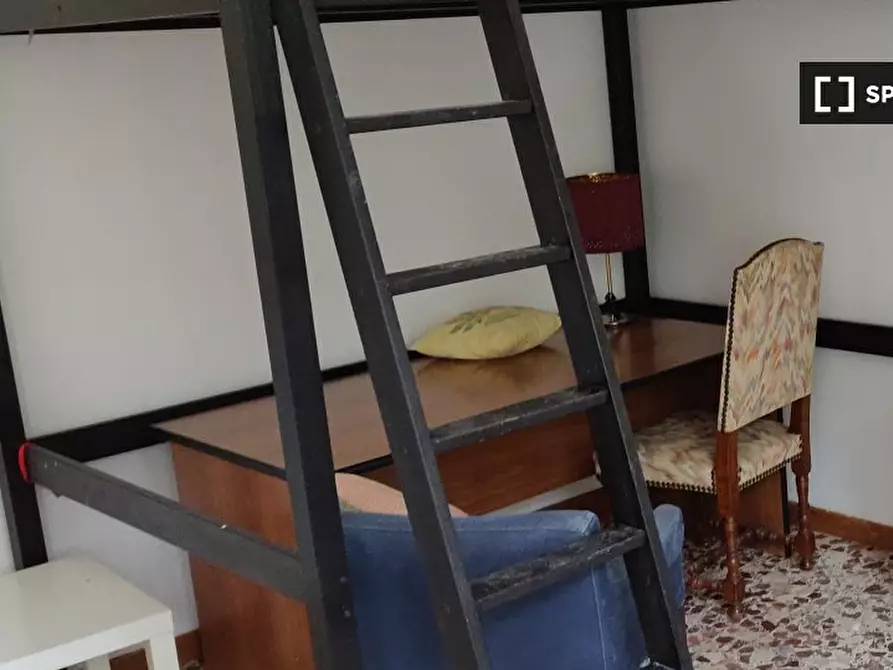 Immagine 6 di Camera condivisa in affitto  in Via Orobia a Milano