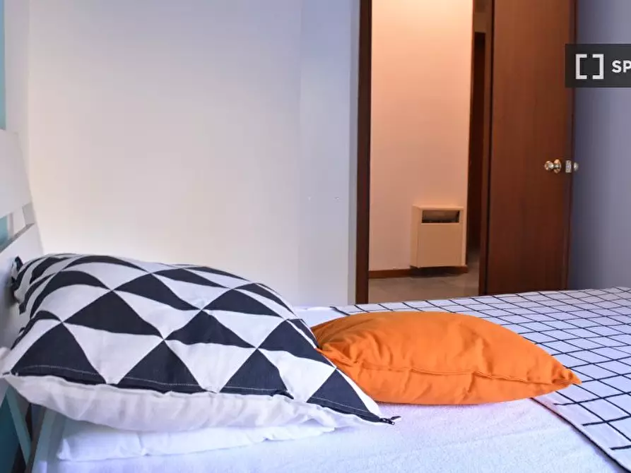 Immagine 3 di Camera condivisa in affitto  in Via Tigelliob a Cagliari