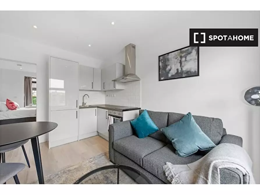 Immagine 10 di Appartamento in affitto  in Flat Devonshire House 577 High Road N17 6SB a Tottenham