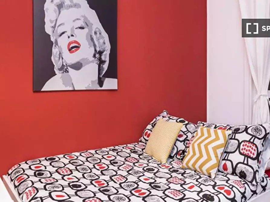 Immagine 1 di Camera condivisa in affitto  in Via Antonio Canova a Milano