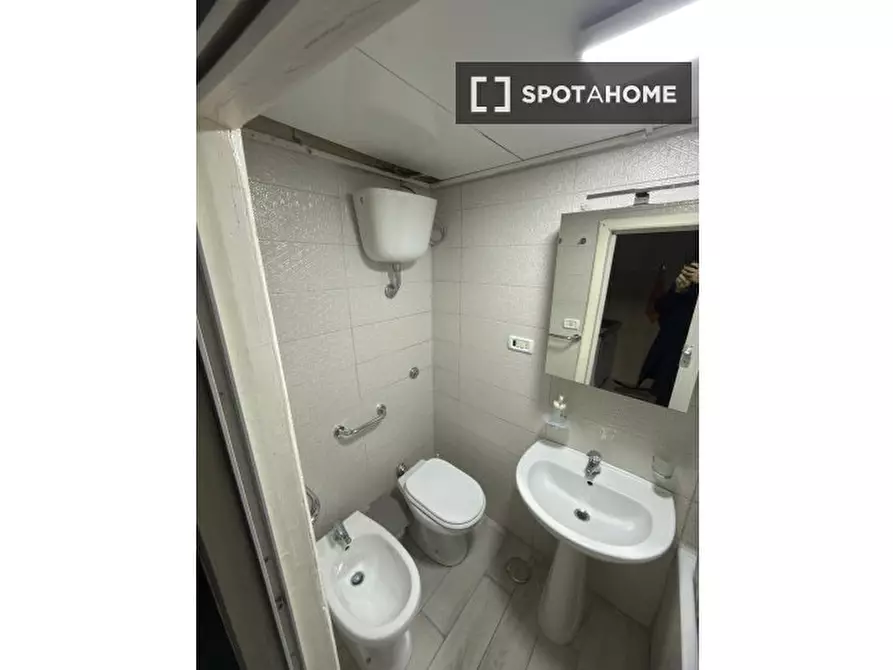 Immagine 14 di Ufficio in affitto  in Via Pietro Trinchera a Napoli