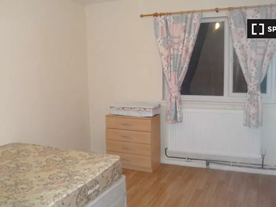 Immagine 2 di Camera condivisa in affitto  in Rodel Ct a 