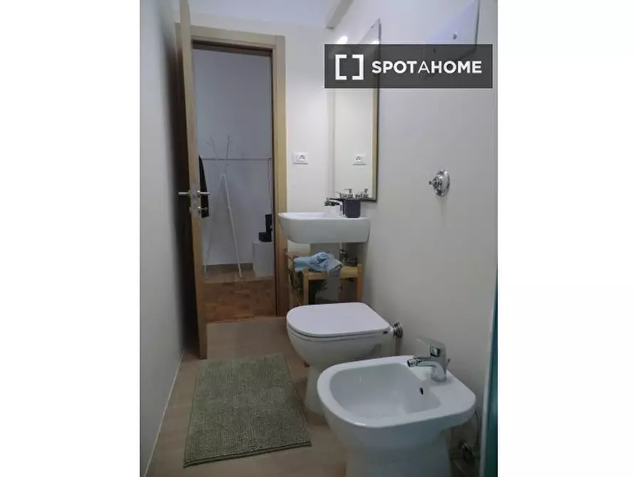 Immagine 18 di Camera condivisa in affitto  in Via Pio X a Padova