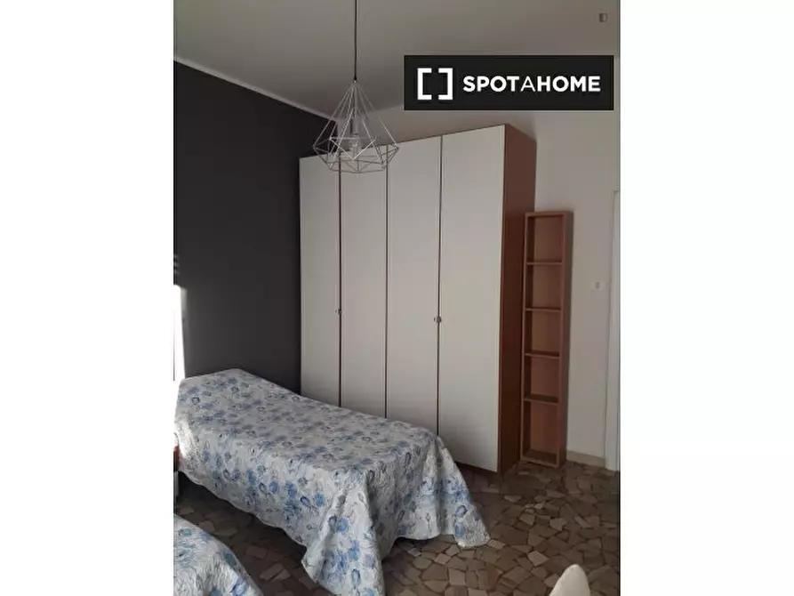 Immagine 2 di Camera condivisa in affitto  in Via Giuseppe Dagnini a Bologna