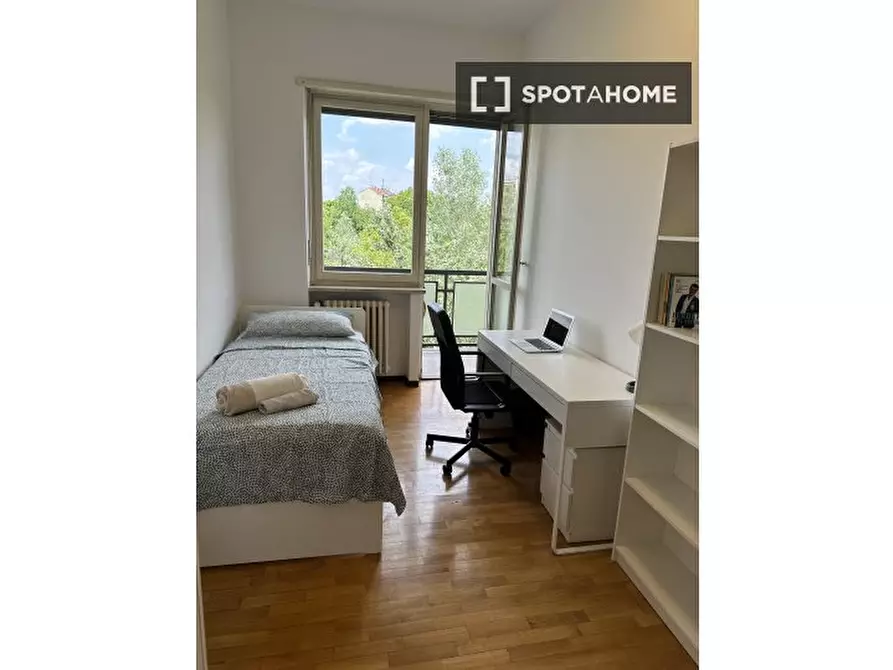 Immagine 6 di Camera condivisa in affitto  in Via Luigi Bellotti Bon a Torino