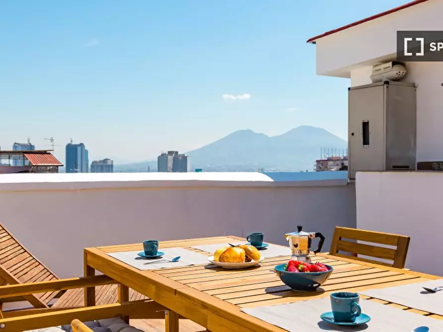 Immagine 1 di Appartamento in affitto  in Vico Santa Maria a Vertecoeli a Napoli