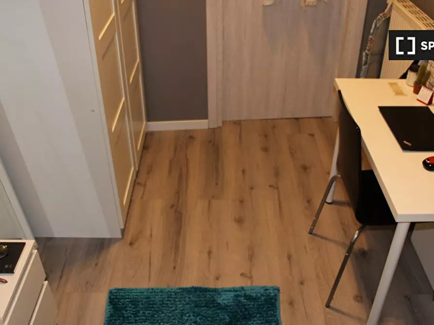 Immagine 16 di Camera condivisa in affitto  in Via Malta a Roma