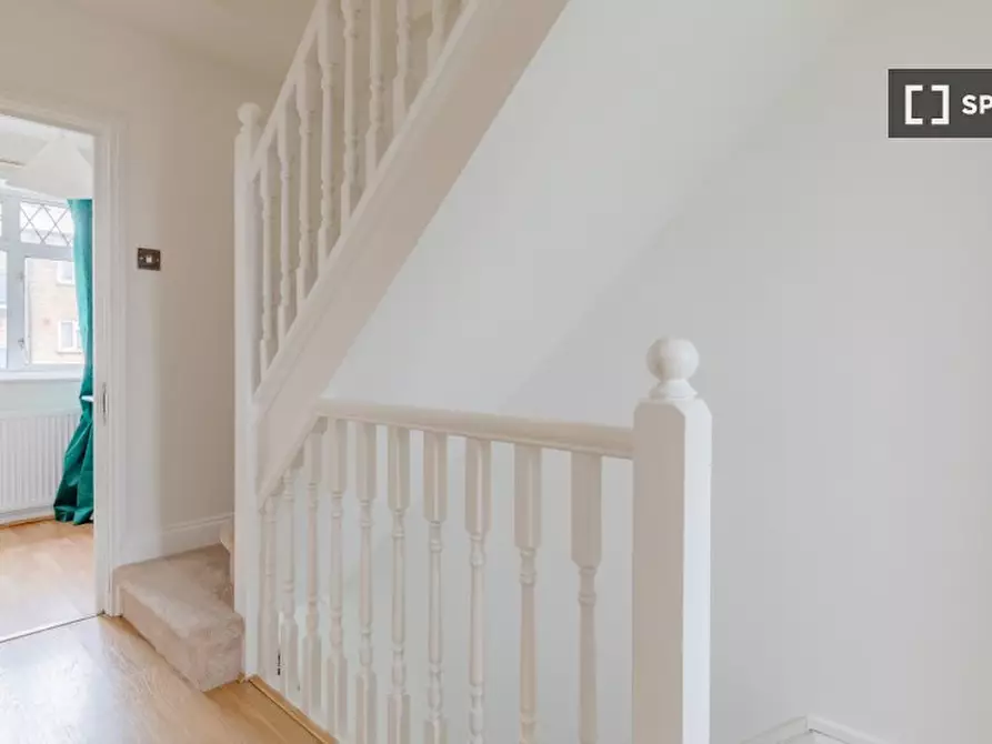 Immagine 6 di Appartamento in affitto  in Grange Park Rd a Walthamstow