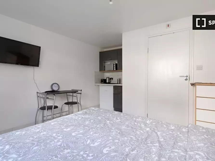 Immagine 2 di Ufficio in affitto  in Flat a Barnet