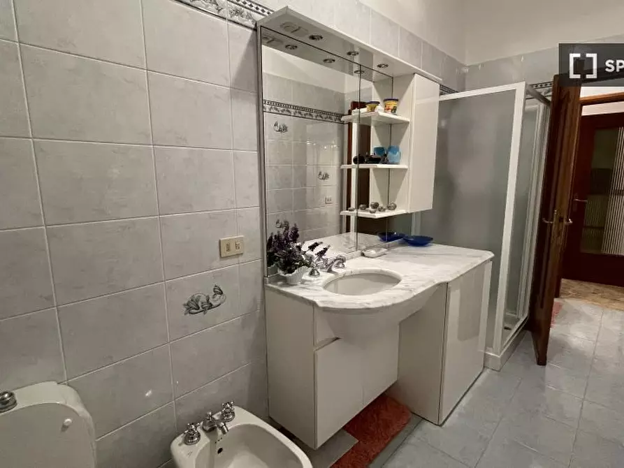 Immagine 15 di Camera condivisa in affitto  in Via Ugo Foscolo a Scandicci