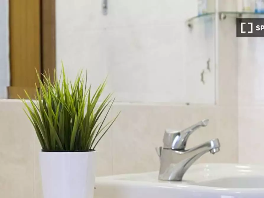 Immagine 12 di Camera condivisa in affitto  in Via Alzaia Naviglio Pavese a Milano