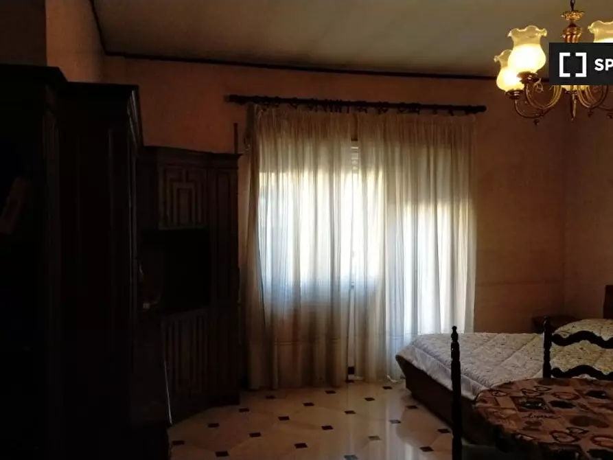 Immagine 6 di Camera condivisa in affitto  in Via Pian Due Torri a Roma
