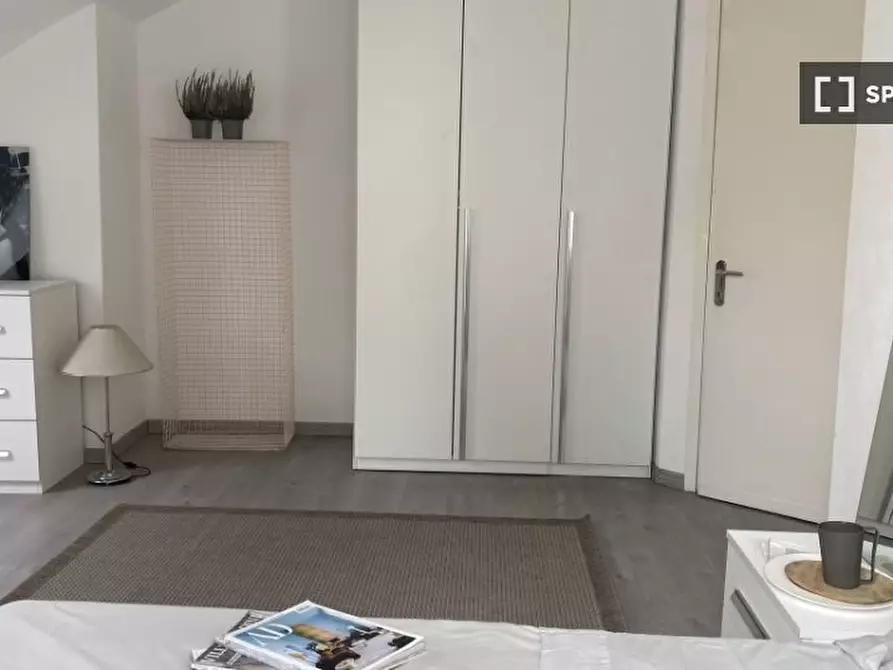 Immagine 4 di Camera condivisa in affitto  in Giovanni Maria a Milano
