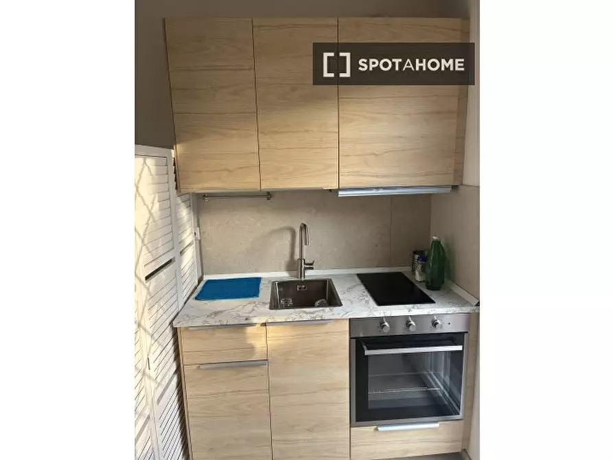 Immagine 3 di Appartamento in affitto  in Via dell'Acqua Felice a Roma