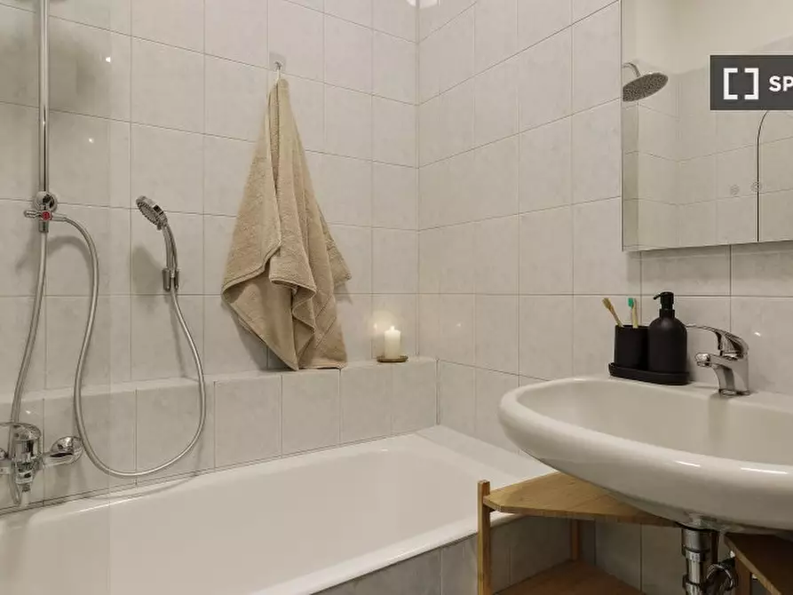 Immagine 14 di Appartamento in affitto  in Via dell'Orso a Milano