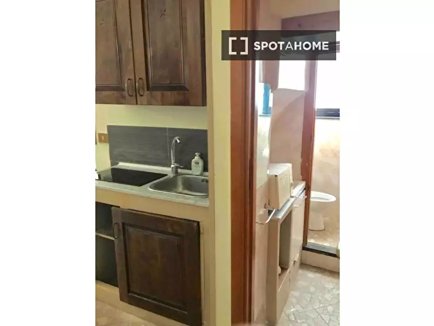 Immagine 5 di Appartamento in affitto  in Via Pellegrini a Napoli