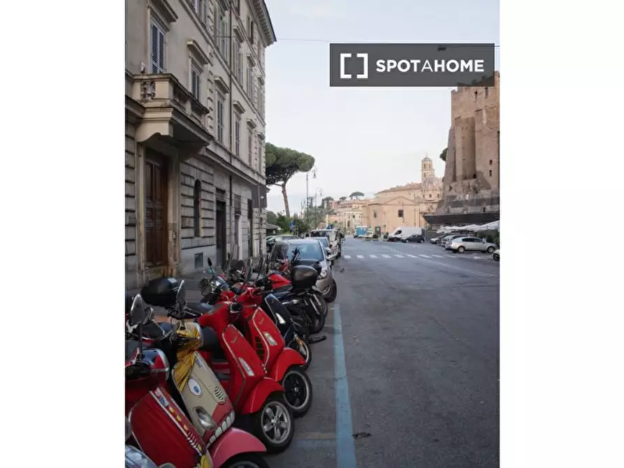 Immagine 16 di Appartamento in affitto  in Via Cavour a Roma