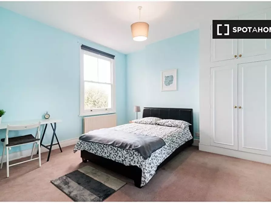 Immagine 1 di Camera condivisa in affitto  in Wandsworth Common West Side a Wandsworth
