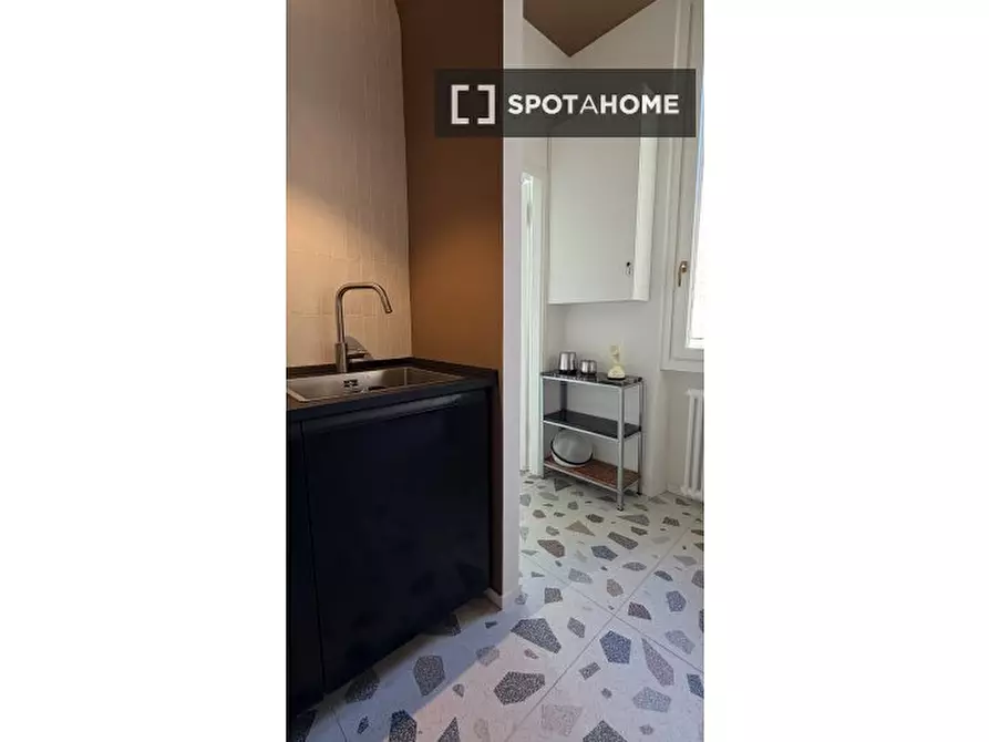 Immagine 11 di Appartamento in affitto  in Via Aldo Manuzio a Roma