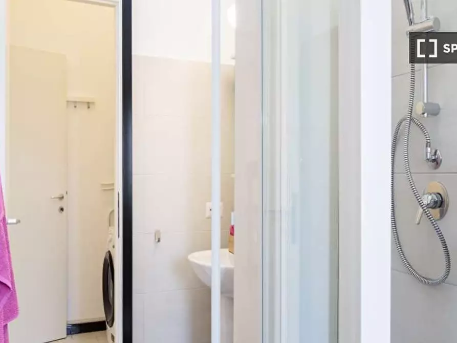 Immagine 9 di Camera condivisa in affitto  in Via Garegnano a Milano