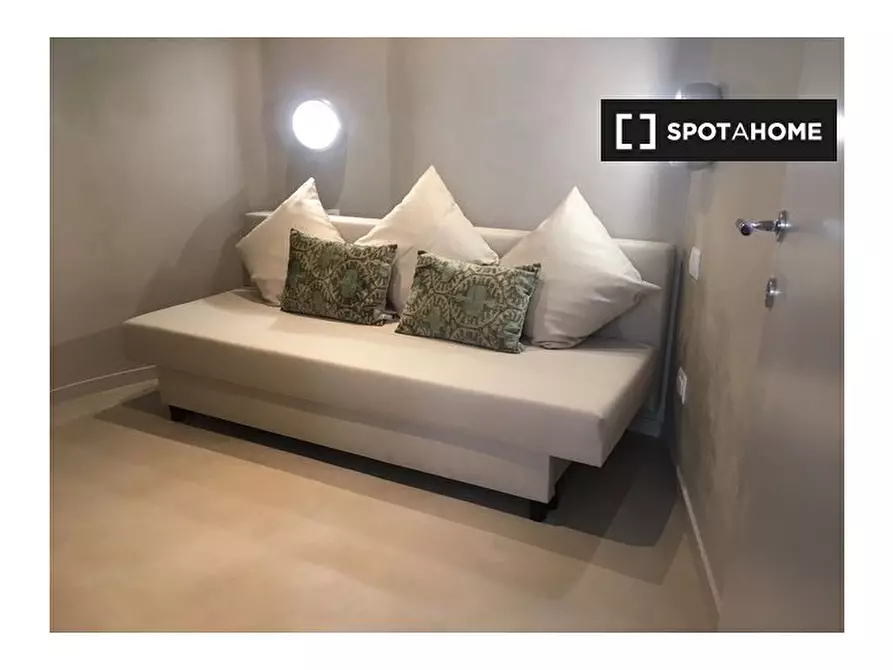 Immagine 7 di Appartamento in affitto  in Via Pantano a Milano