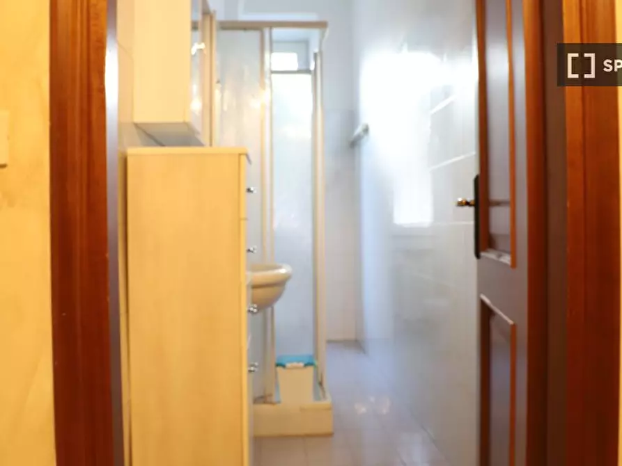 Immagine 6 di Appartamento in affitto  in Via dei Glicini a Roma