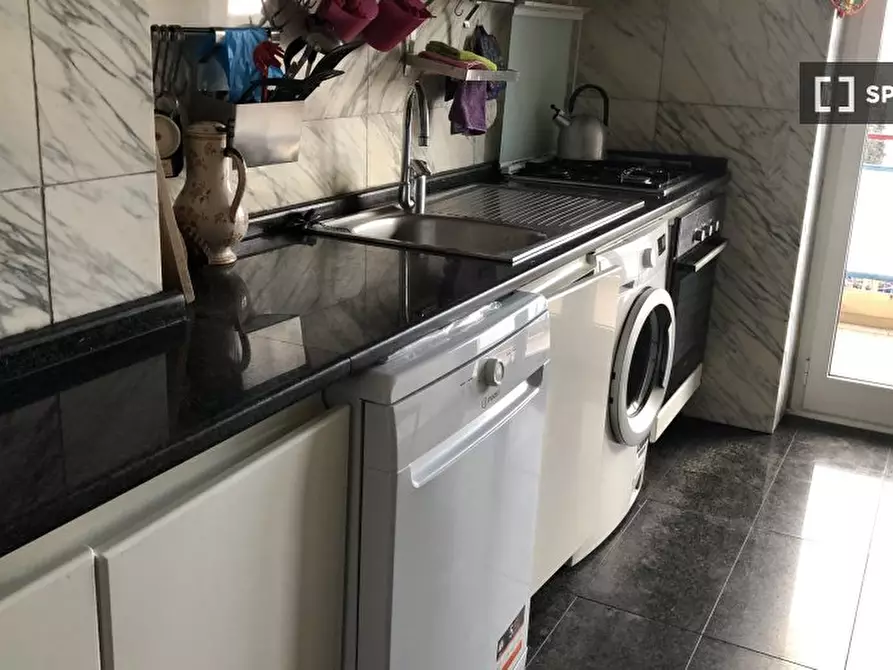 Immagine 15 di Camera condivisa in affitto  in Via Cipro a Roma