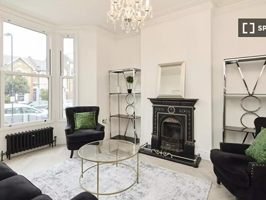 Immagine 1 di Appartamento in affitto  in Grayling Road a Hackney