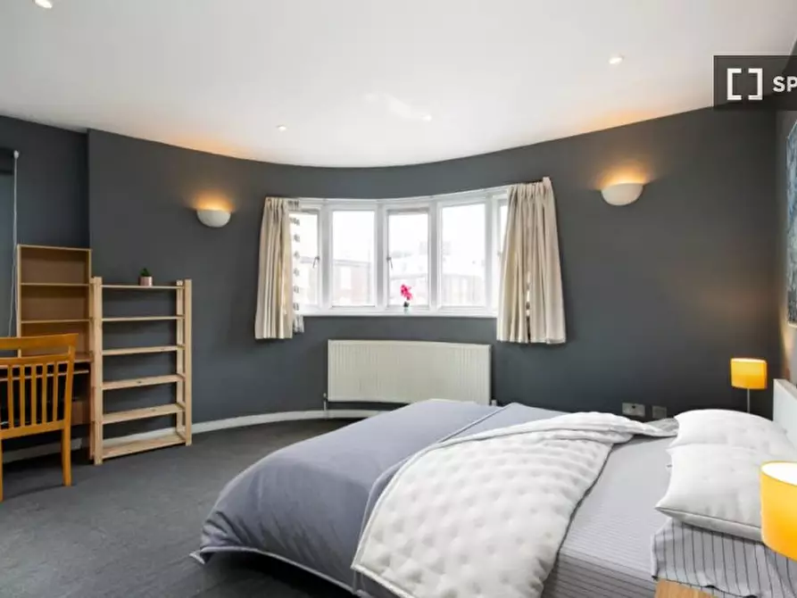 Immagine 12 di Camera condivisa in affitto  in KINGS ROAD a Kensington