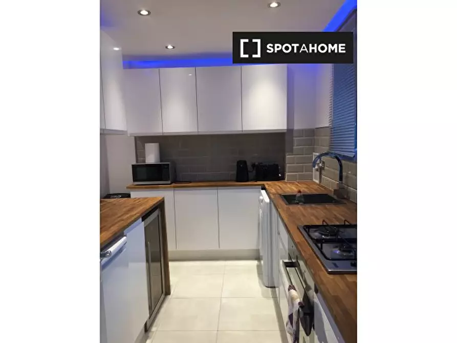 Immagine 2 di Appartamento in affitto  in Gideon Rd a Wandsworth