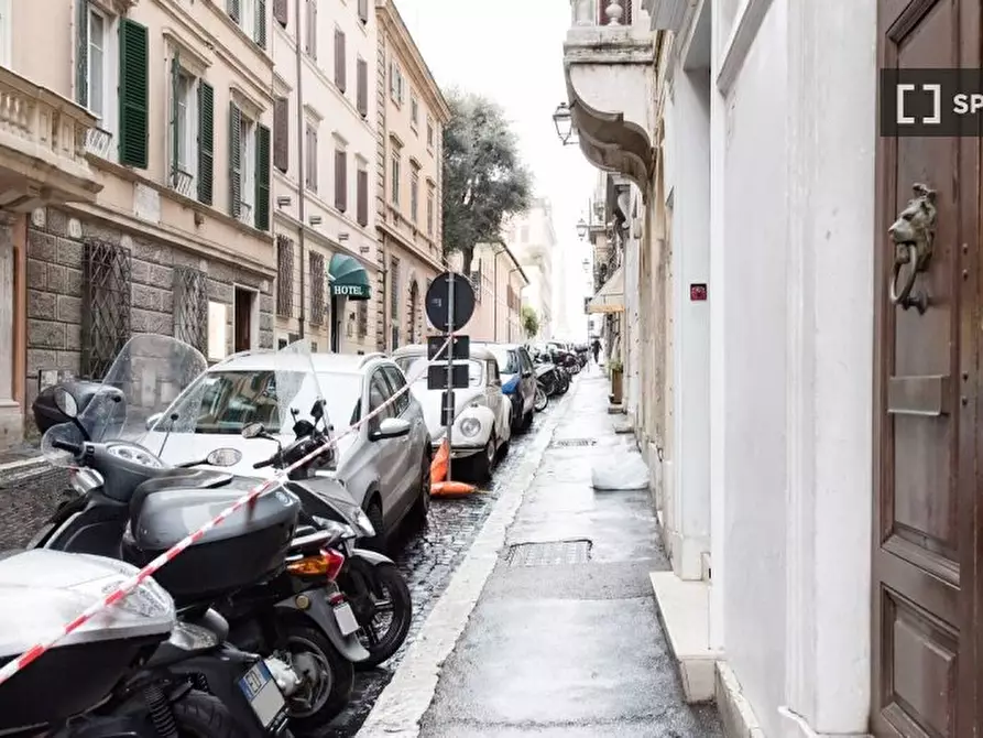 Immagine 17 di Appartamento in affitto  in Via Gregoriana a Roma