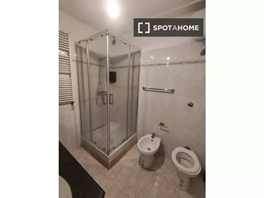 Immagine 8 di Camera condivisa in affitto  in Via Subiaco a Guidonia Montecelio