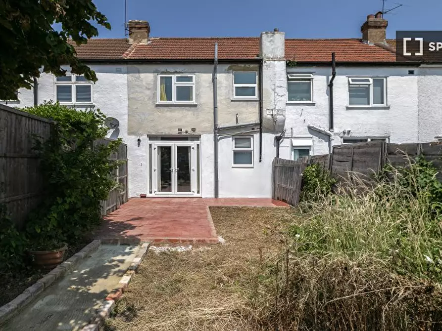 Immagine 9 di Appartamento in affitto  in Orpington Gardens a Enfield
