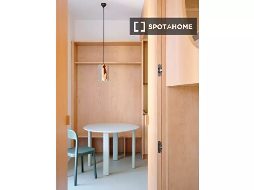 Immagine 1 di Appartamento in affitto  in Via degli Imbriani a Milano