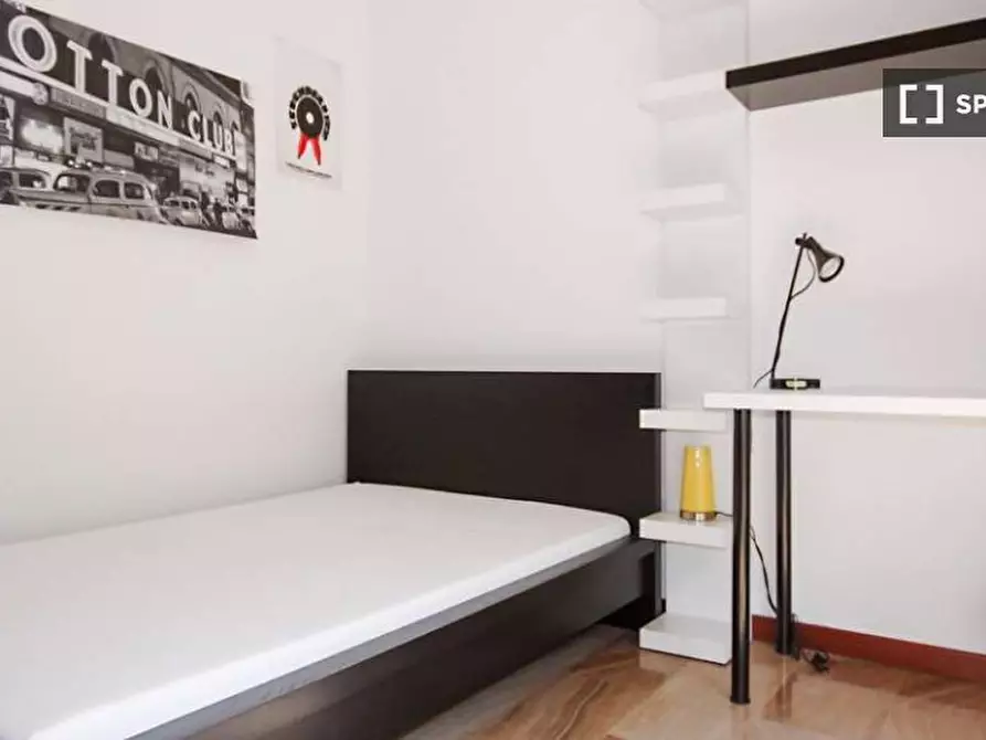 Immagine 4 di Camera condivisa in affitto  in Via Emilio De Marchi a Milano