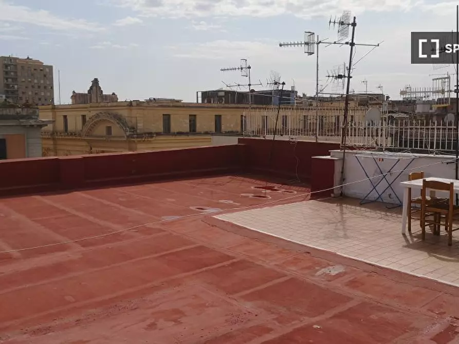 Immagine 8 di Camera condivisa in affitto  in Vico Melofioccolo a Napoli