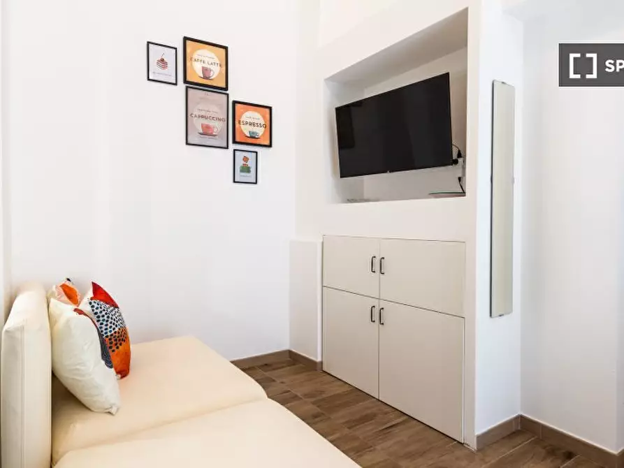 Immagine 6 di Appartamento in affitto  in Viale Giulio Cesare a Roma