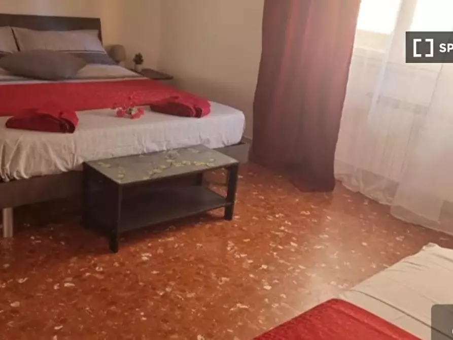 Immagine 8 di Camera condivisa in affitto  in Via Salvatore d'Amelio a Roma