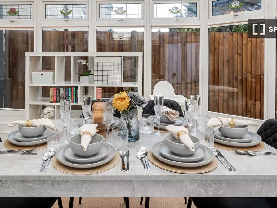 Immagine 2 di Appartamento in affitto  in Windermere Rd a Croydon