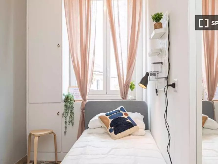 Immagine 2 di Camera condivisa in affitto  in Viale Romagna a Milano