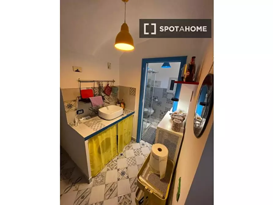 Immagine 4 di Appartamento in affitto  in Vico II Foglie A Santa Chiara a Napoli