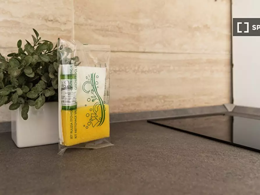 Immagine 12 di Ufficio in affitto  in Via Paul Valery a Milano