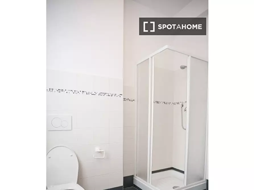 Immagine 9 di Camera condivisa in affitto  in VIA F. BARACCA/E a Firenze