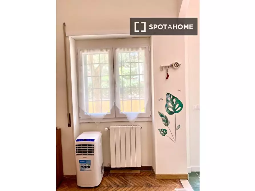 Immagine 4 di Appartamento in affitto  in Via Isola del Giglio a Roma