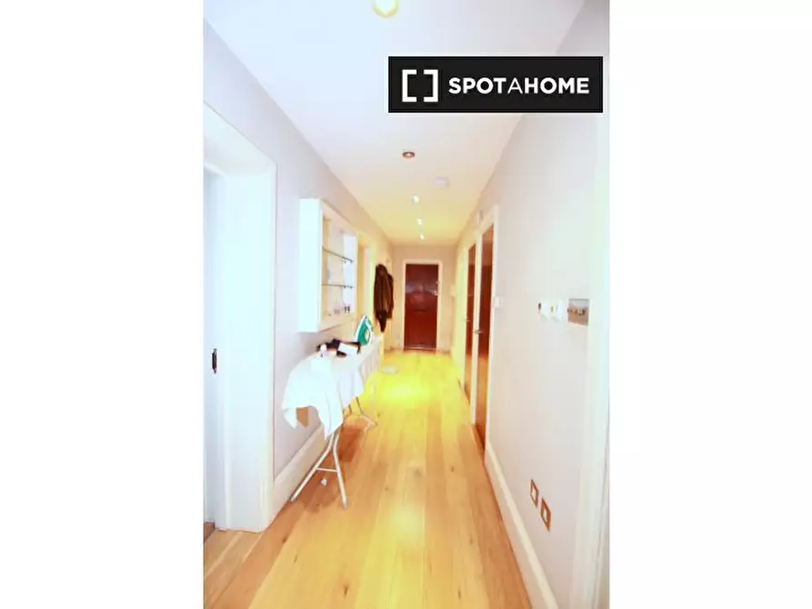Immagine 18 di Camera condivisa in affitto  in Park Road a Camden Town