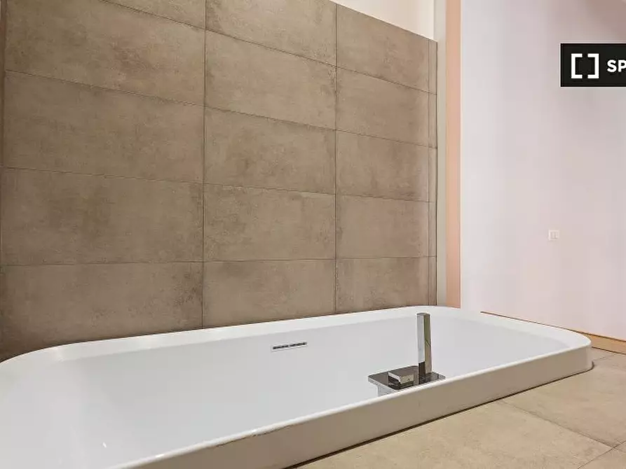 Immagine 17 di Appartamento in affitto  in Via Alessandria a Roma